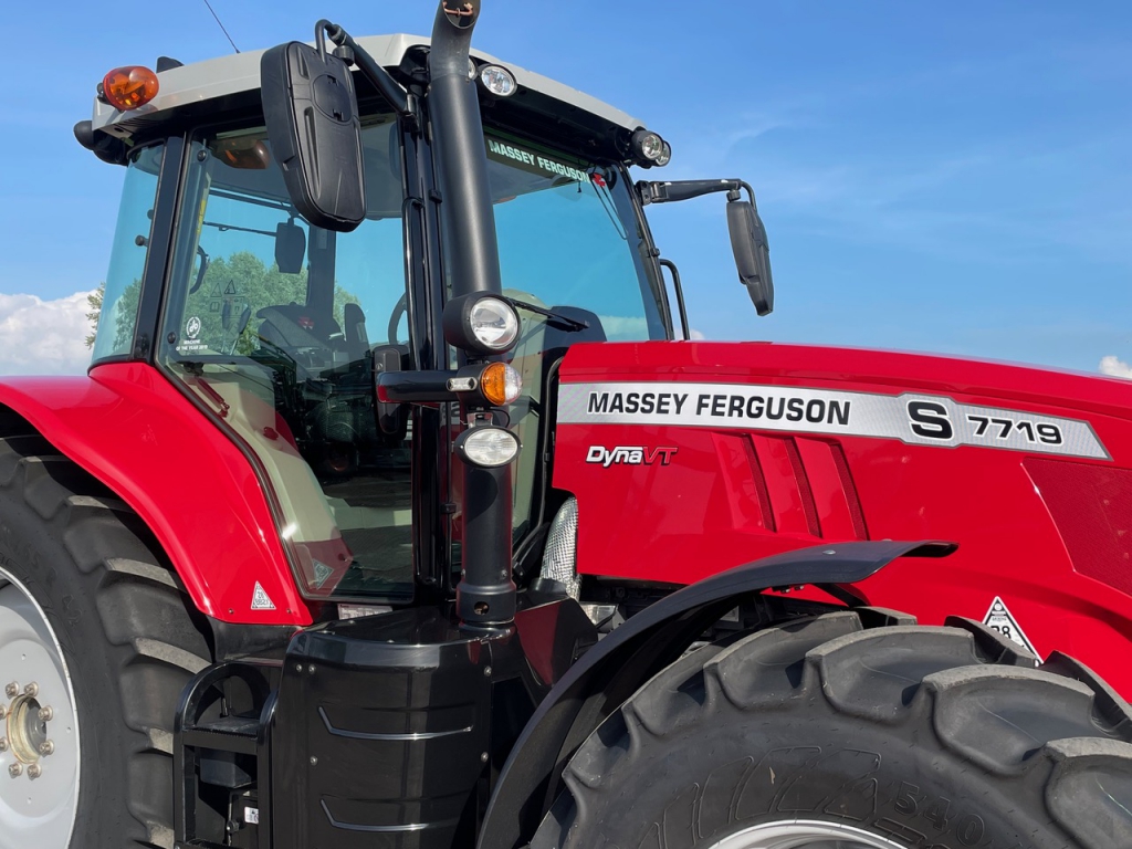 Massey Ferguson 7719S Efficient