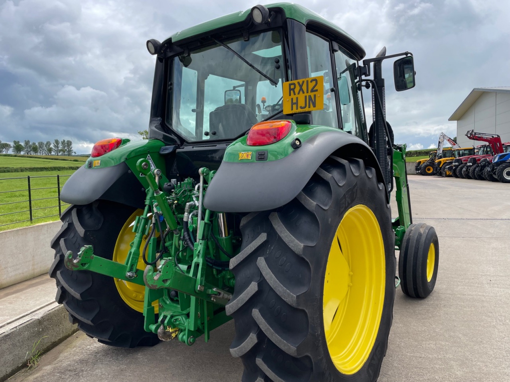 John Deere 6130