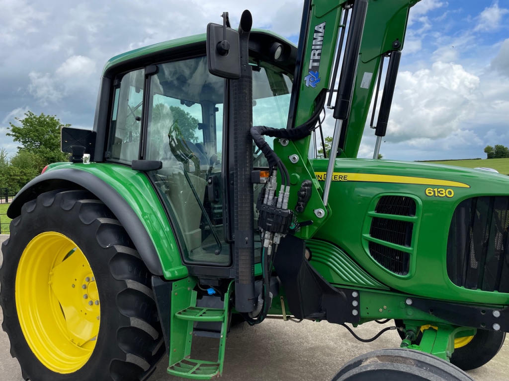 John Deere 6130