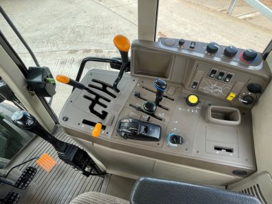 John Deere 6130