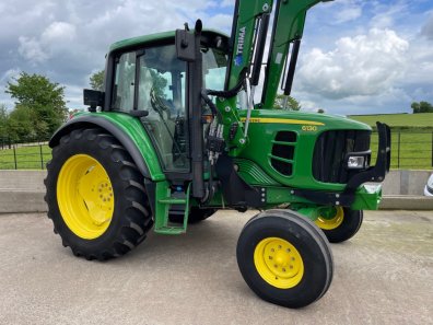 John Deere 6130