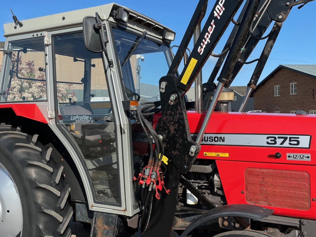 Massey Ferguson 375 Lo-Profile + cab