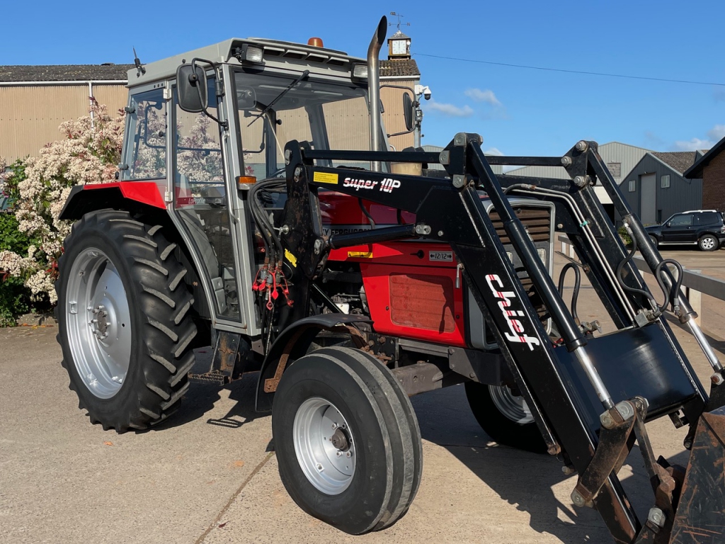 Massey Ferguson 375 Lo-Profile + cab