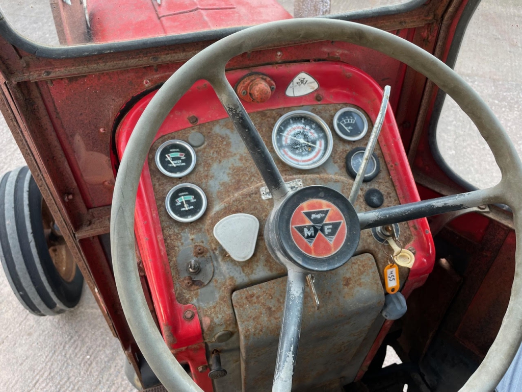 Massey Ferguson 165