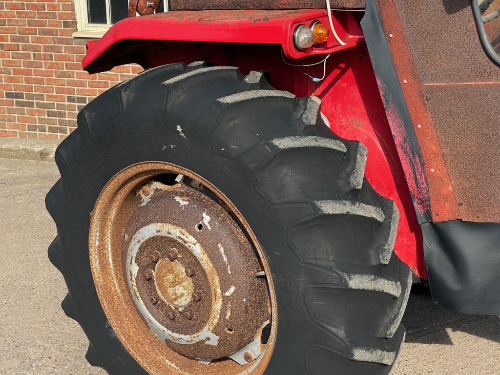 Massey Ferguson 165