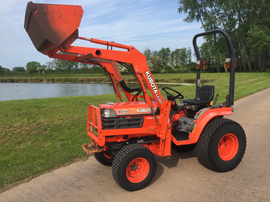 Kubota B2100 Compact