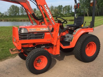 Kubota B2100 Compact
