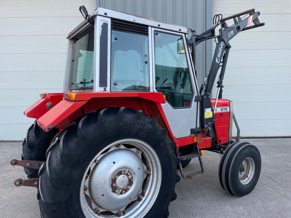 Massey Ferguson 675