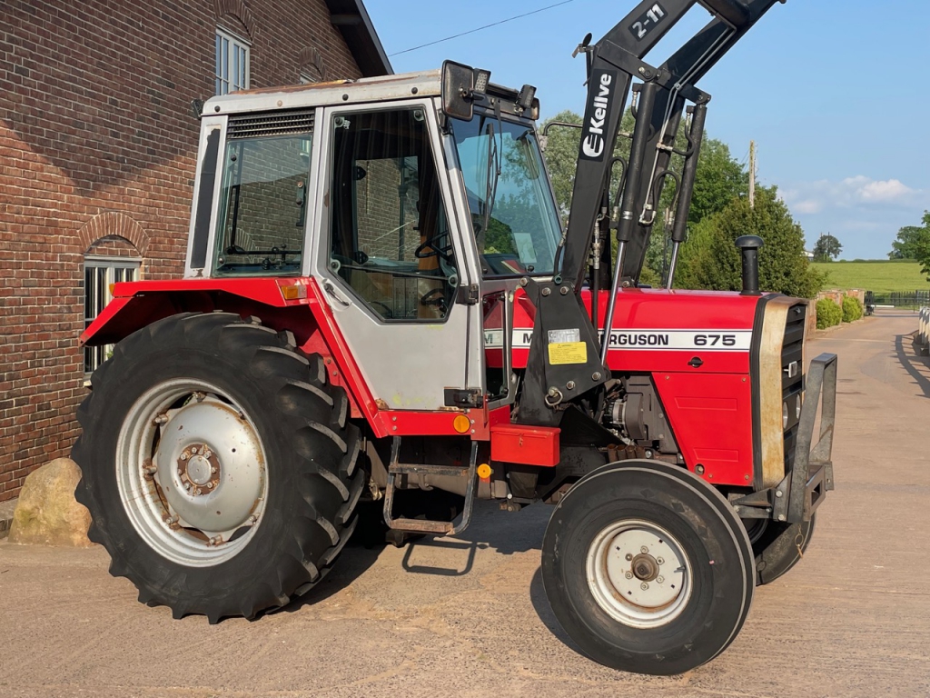 Massey Ferguson 675