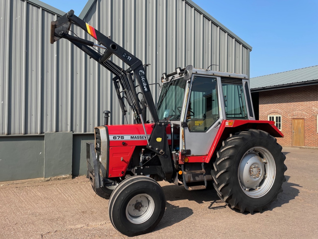 Massey Ferguson 675