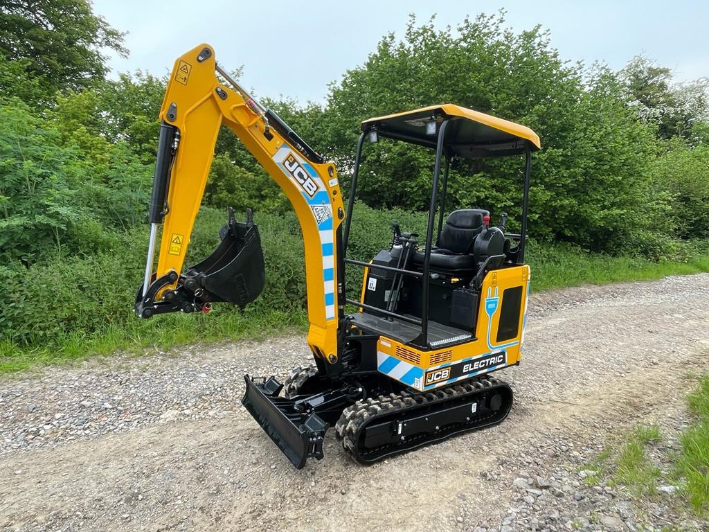 JCB 19C-IE 1.9 ton digger