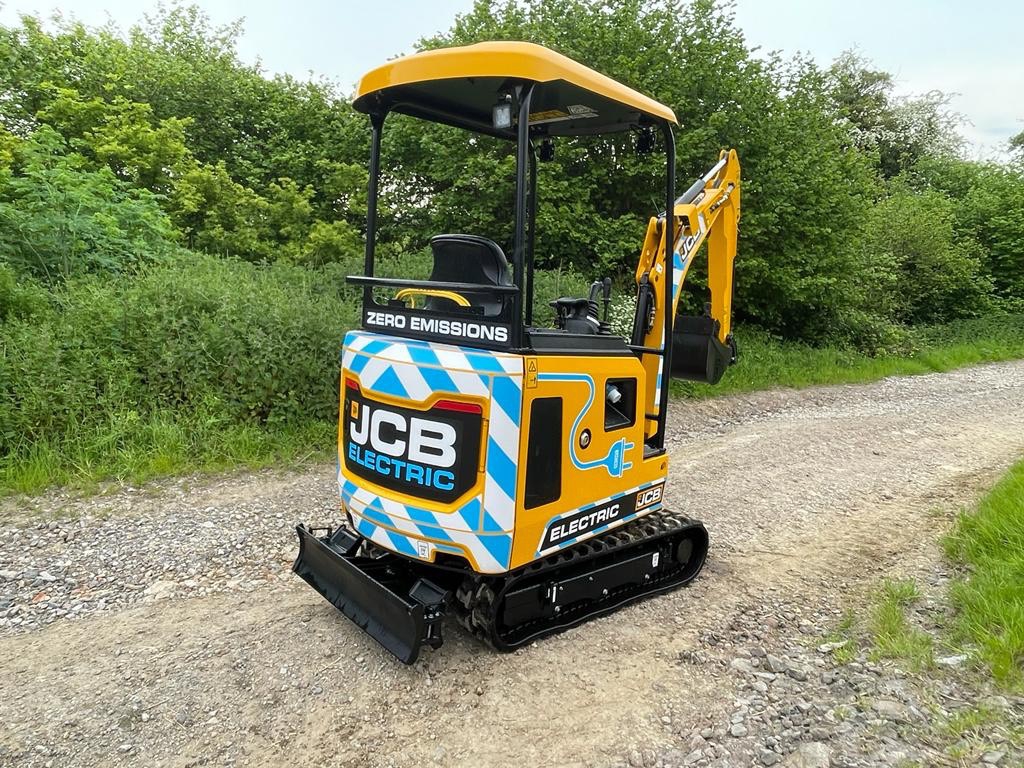 JCB 19C-IE 1.9 ton digger