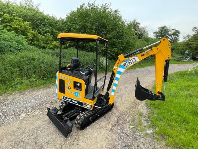 JCB 19C-IE 1.9 ton digger