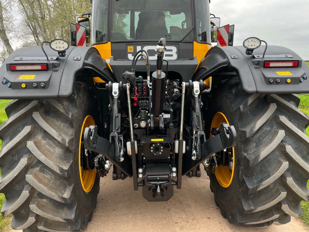 JCB 4220 iCON