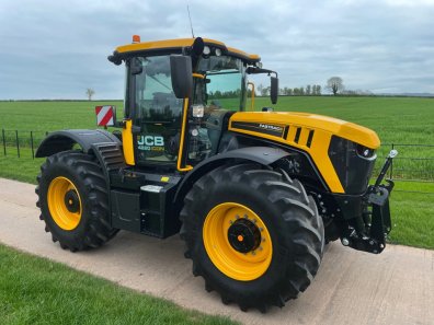 JCB 4220 iCON