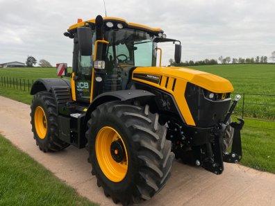 JCB 4220 iCON