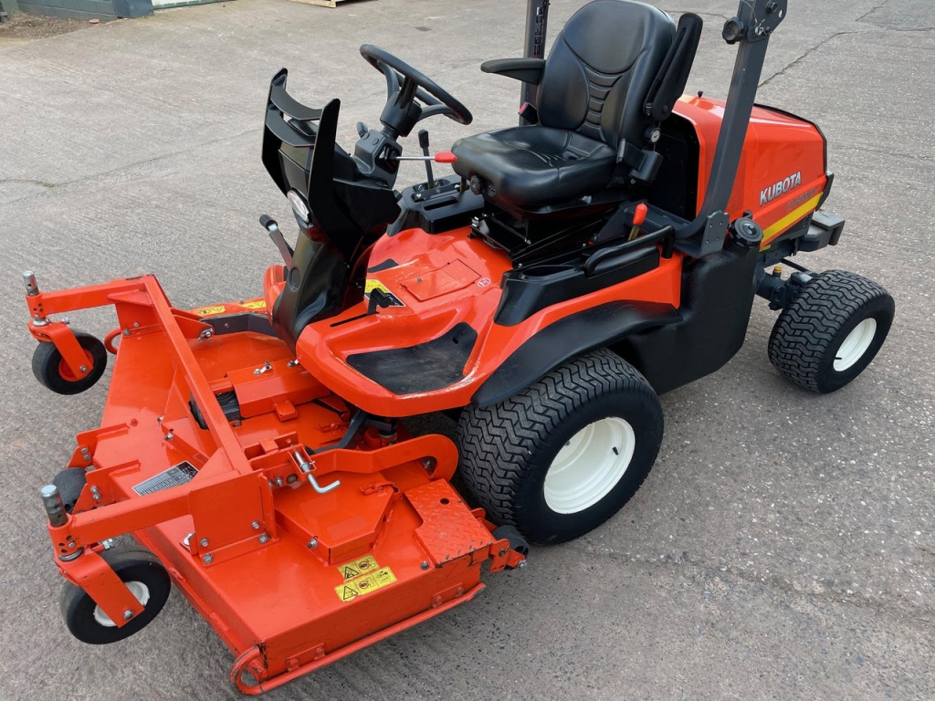 Kubota F3890 mower