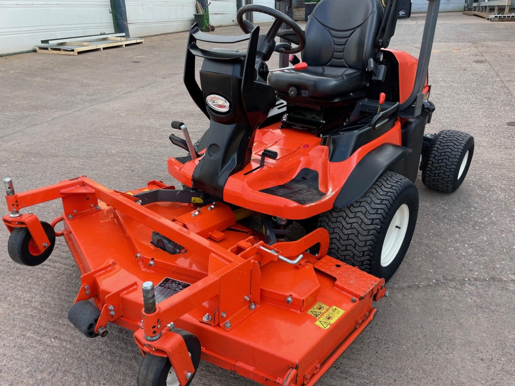 Kubota F3890 mower