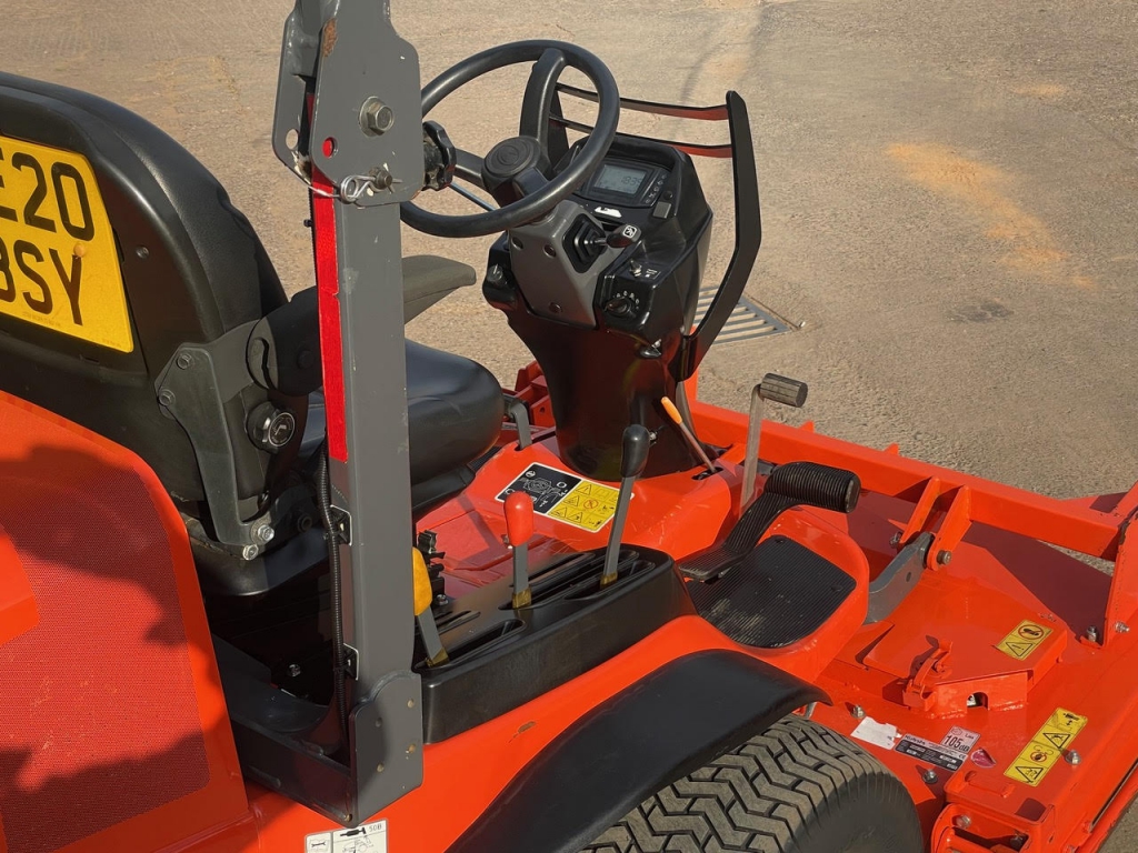 Kubota F3890 mower