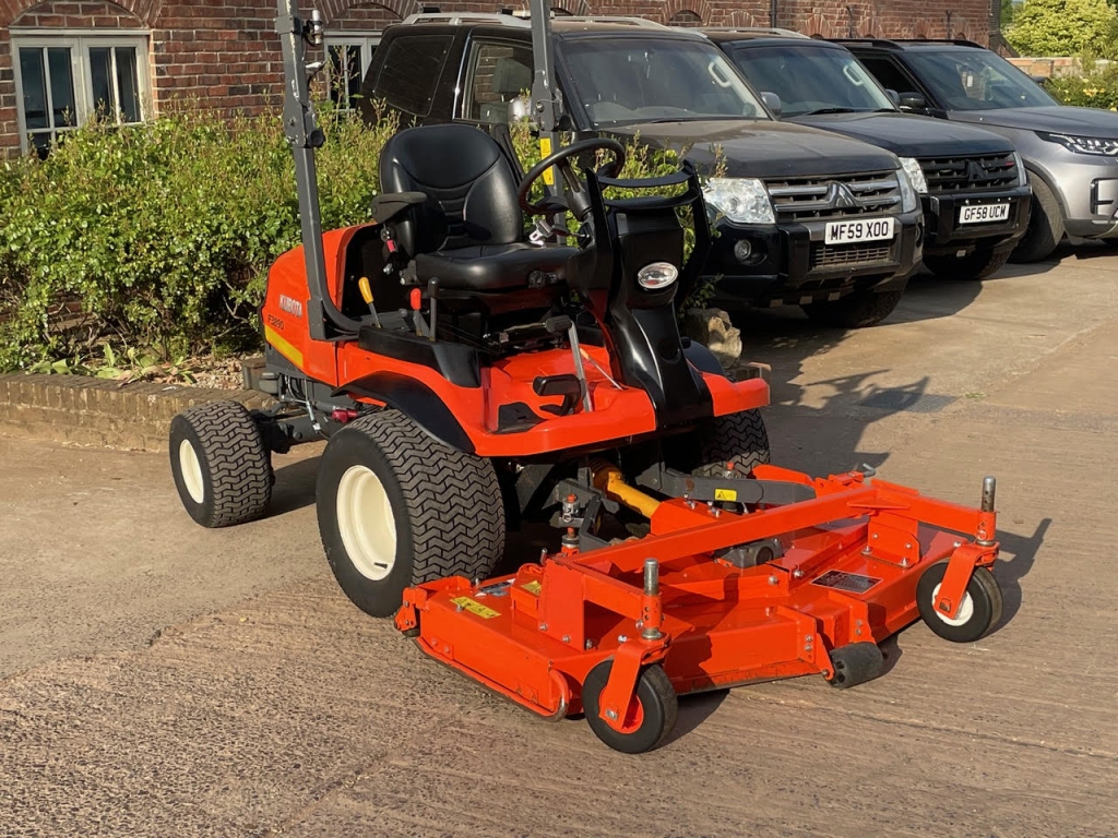 Kubota F3890 mower