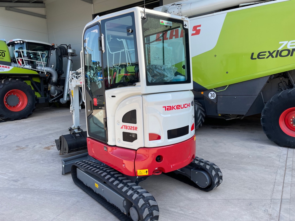 Takeuchi TB325R digger