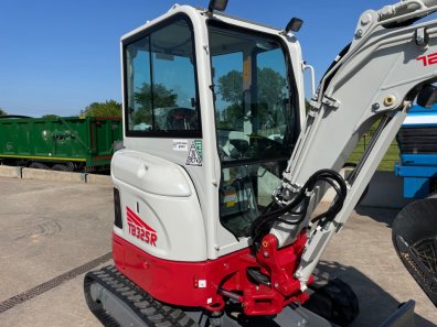 Takeuchi TB325R digger