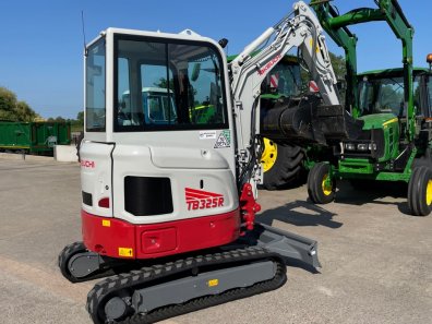 Takeuchi TB325R digger
