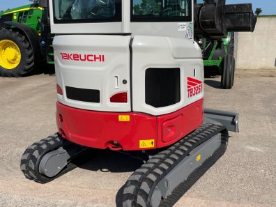 Takeuchi TB325R digger