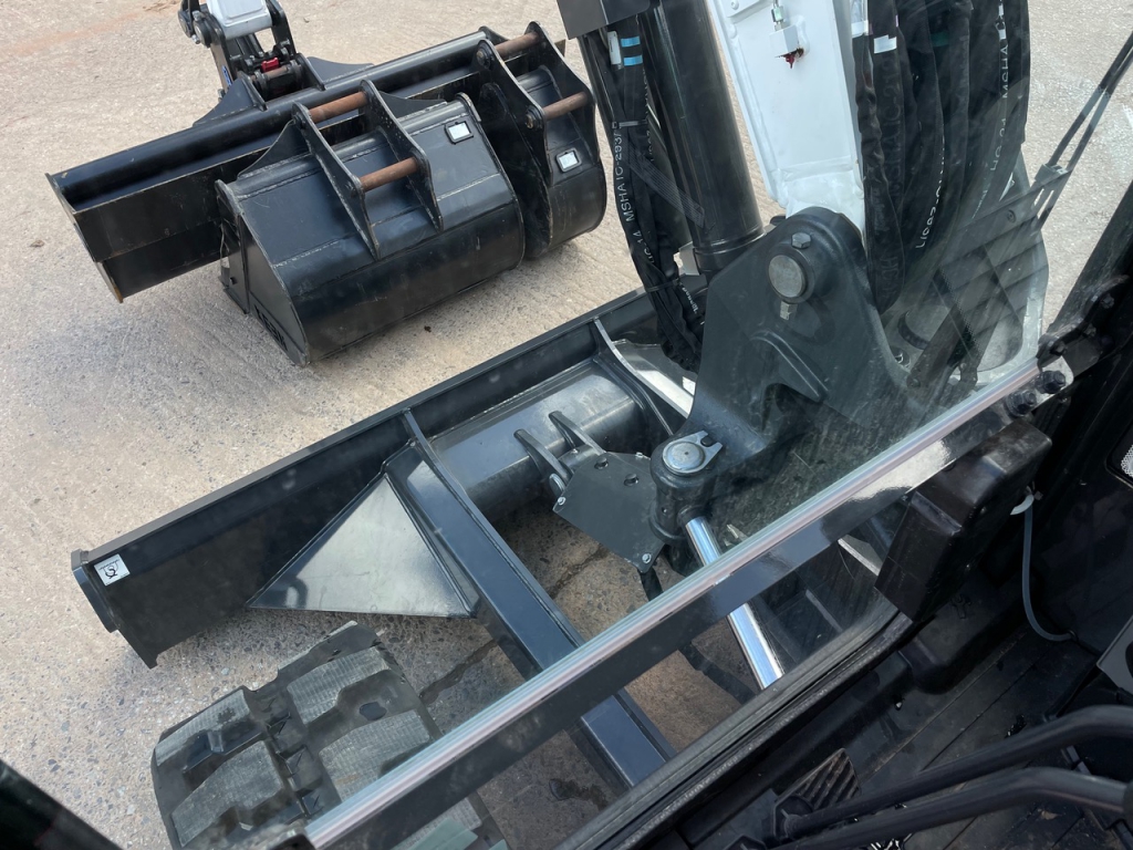 Bobcat E88 R2 series digger
