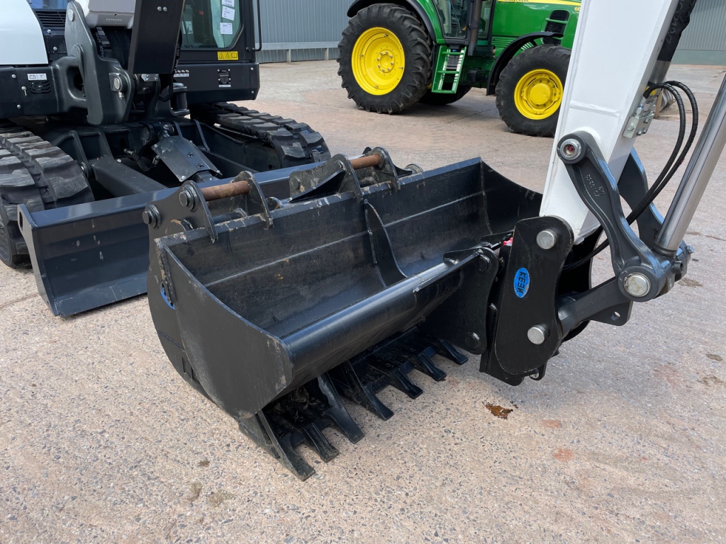 Bobcat E88 R2 series digger