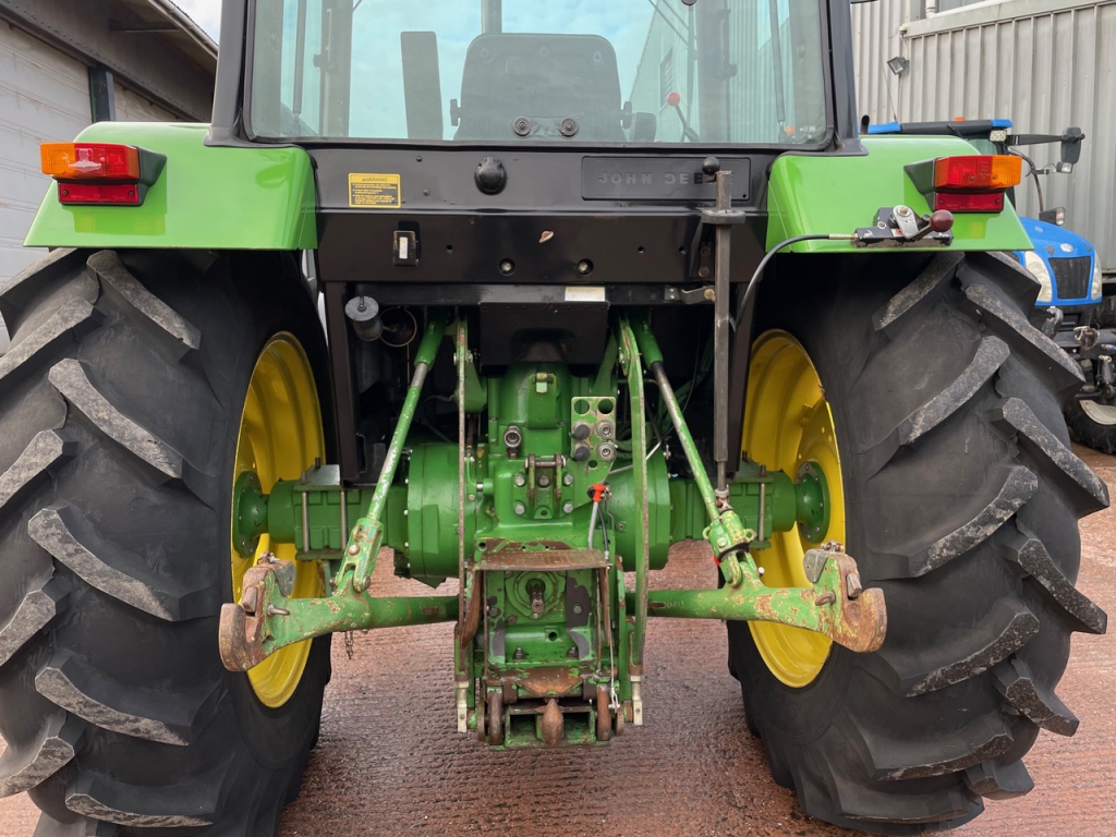 John Deere 3050