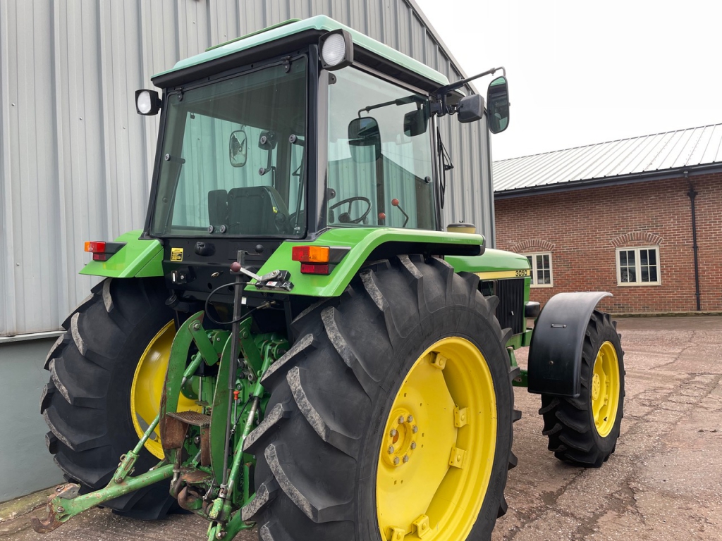 John Deere 3050