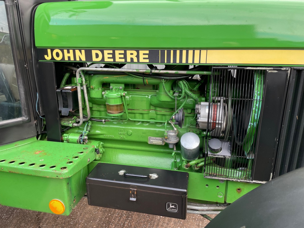John Deere 3050