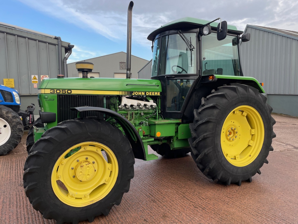 John Deere 3050