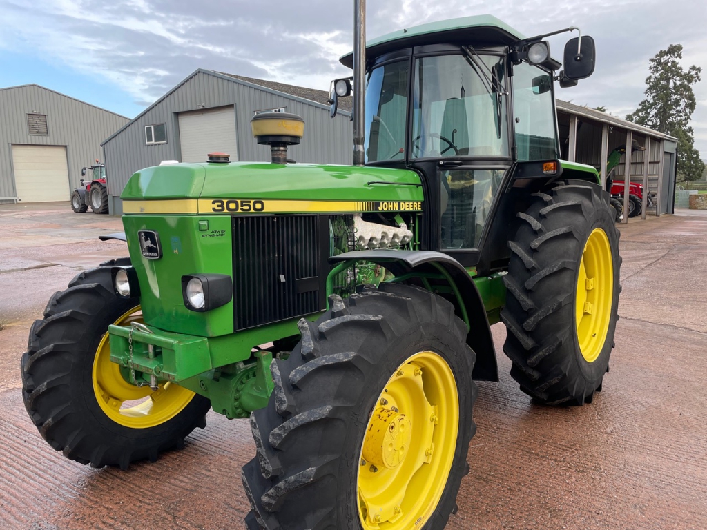 John Deere 3050