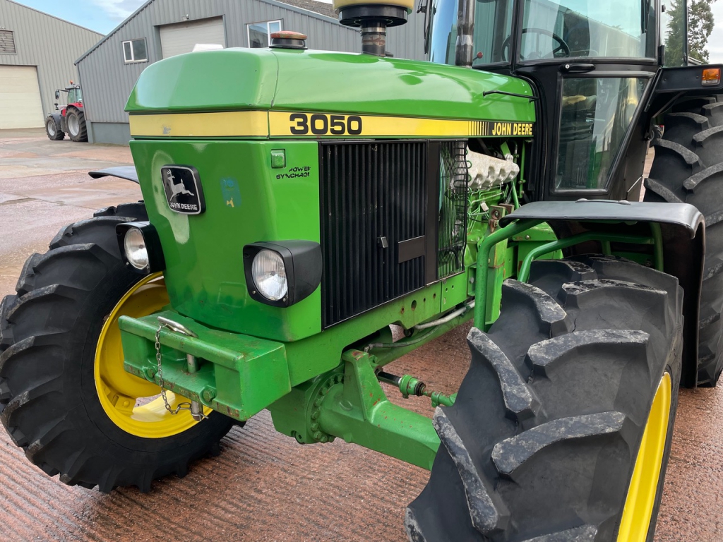 John Deere 3050