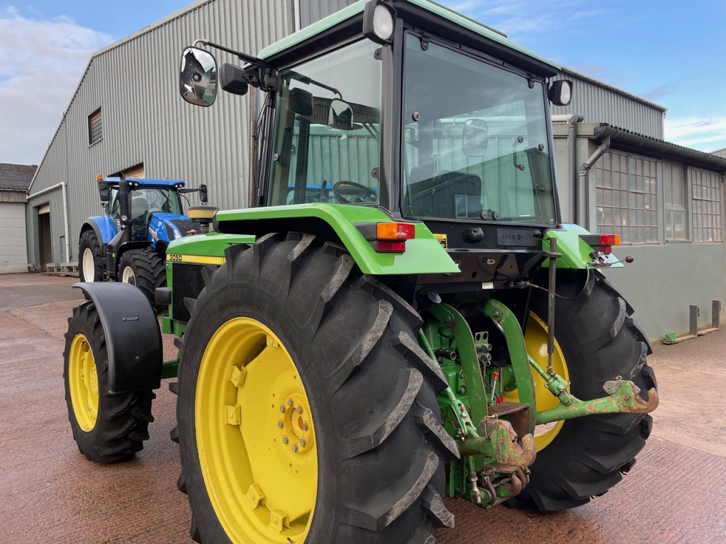 John Deere 3050