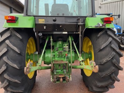 John Deere 3050