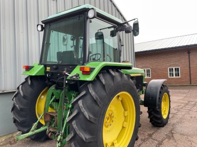 John Deere 3050
