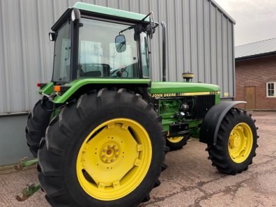 John Deere 3050