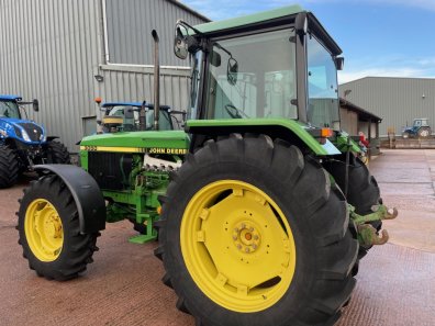 John Deere 3050