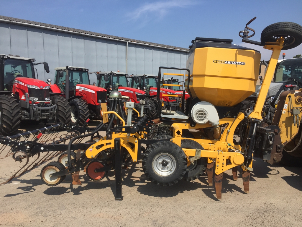 McConnel Seedaerator 3000 3m drill