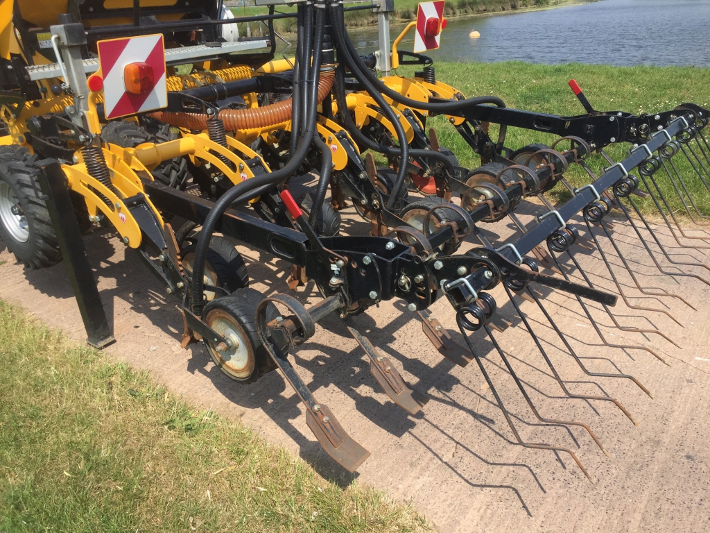 McConnel Seedaerator 3000 3m drill