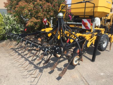McConnel Seedaerator 3000 3m drill
