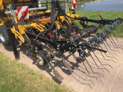 McConnel Seedaerator 3000 3m drill