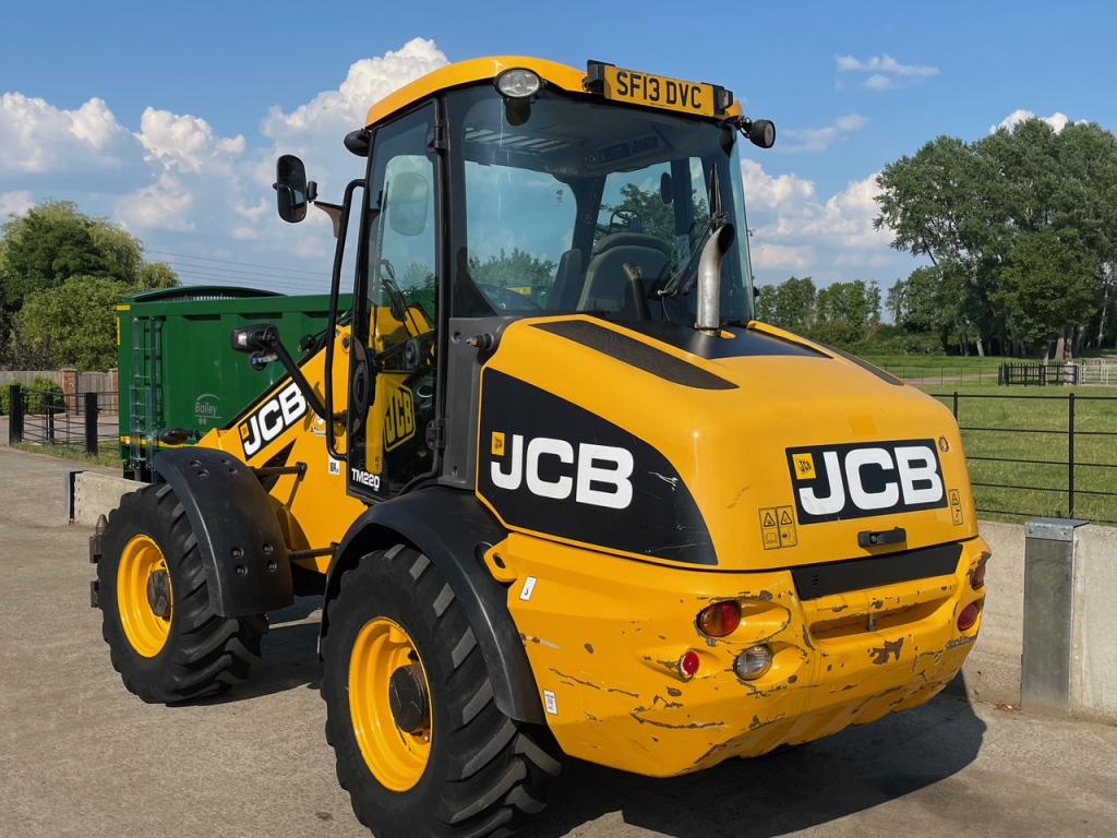 JCB TM220