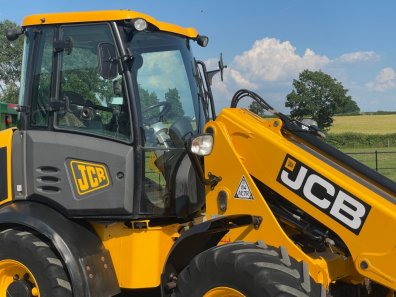 JCB TM220