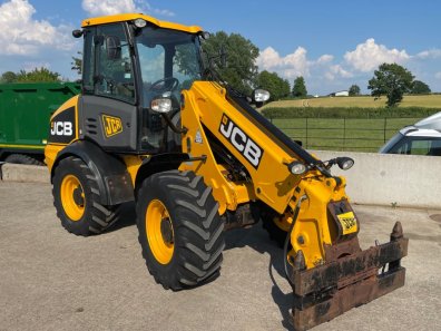 JCB TM220
