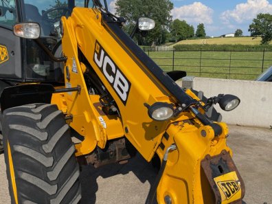 JCB TM220