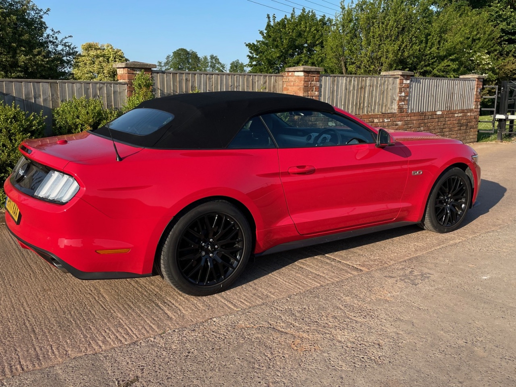 Ford Mustang GT Convertible 5.0 LT V8